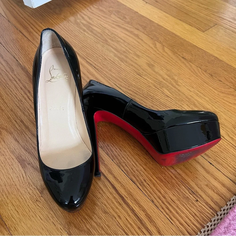 Christian Louboutin pumps - Picture 1 of 9